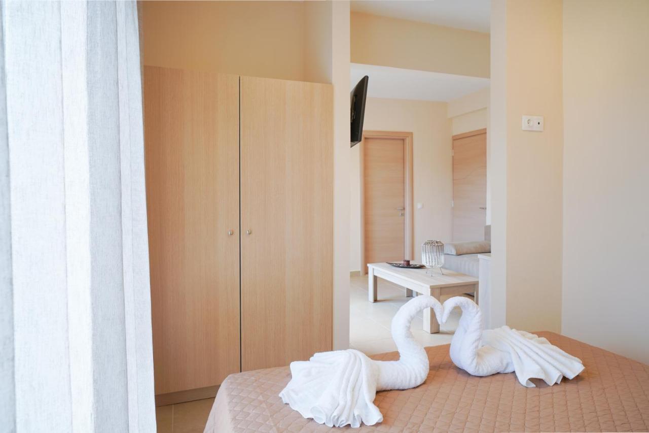 Theodore Apartments สกาลา มาริออน ภายนอก รูปภาพ