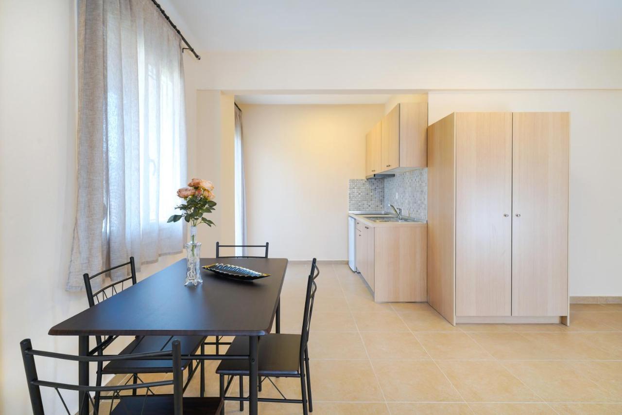 Theodore Apartments สกาลา มาริออน ภายนอก รูปภาพ