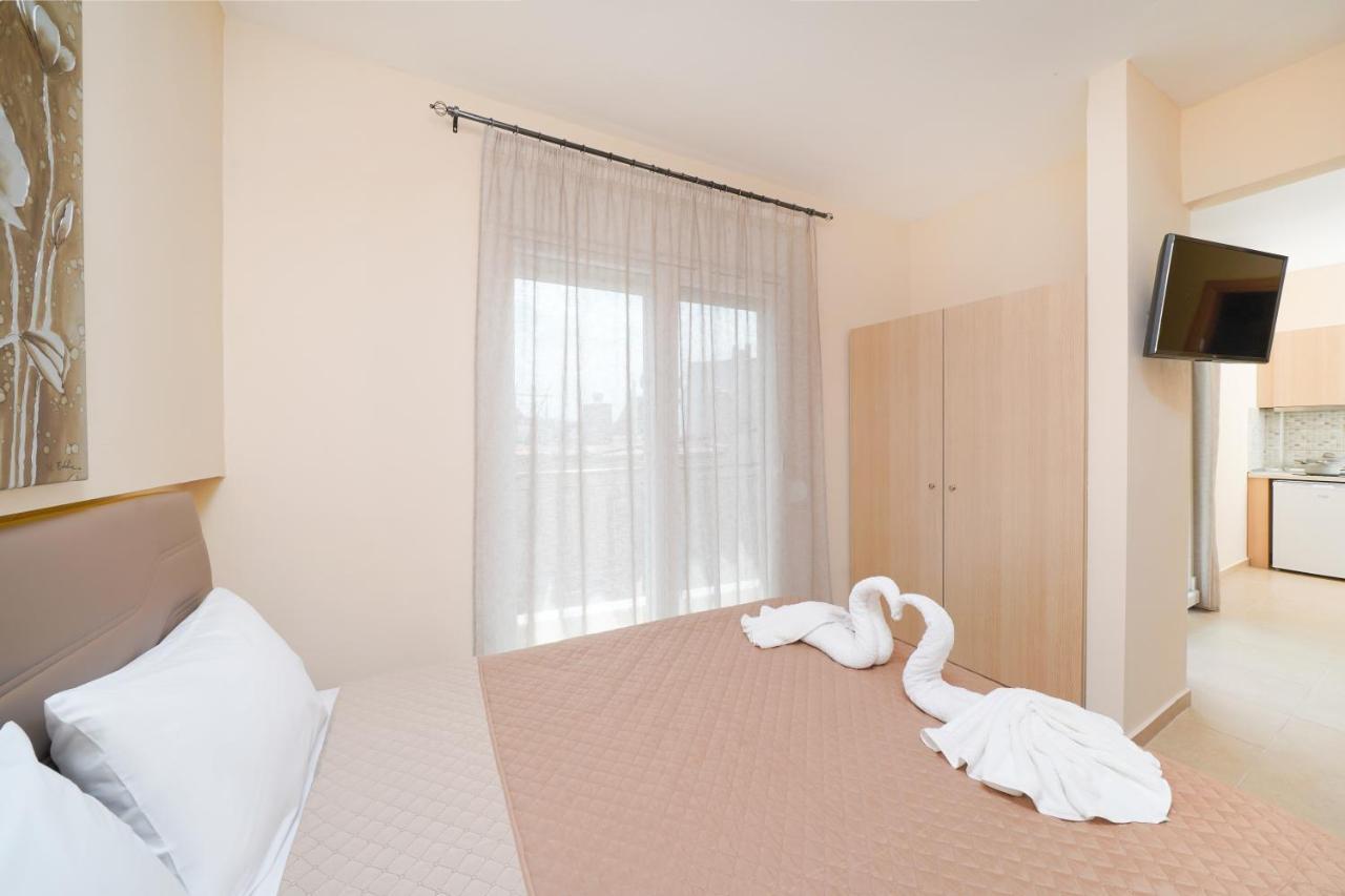 Theodore Apartments สกาลา มาริออน ภายนอก รูปภาพ